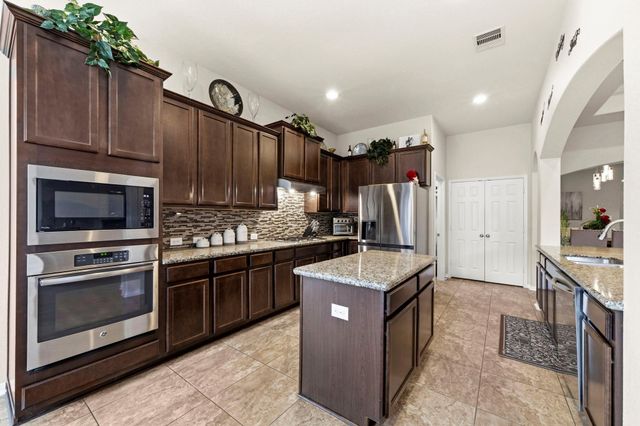 4329 S Meridian Greens Drive, Dickinson, TX 77539