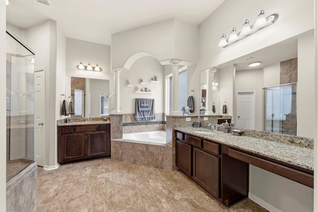 4329 S Meridian Greens Drive, Dickinson, TX 77539