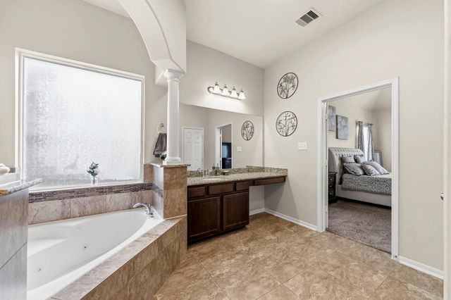 4329 S Meridian Greens Drive, Dickinson, TX 77539