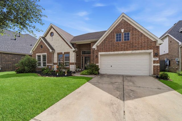 4329 S Meridian Greens Drive, Dickinson, TX 77539