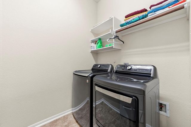 4329 S Meridian Greens Drive, Dickinson, TX 77539