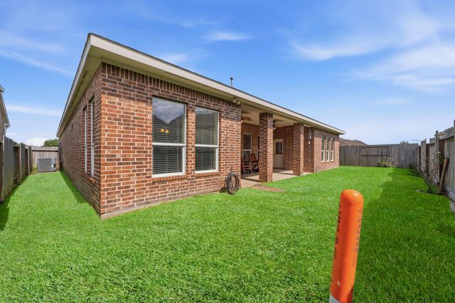 4329 S Meridian Greens Drive, Dickinson, TX 77539