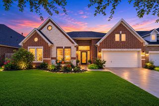 4329 S Meridian Greens Drive, Dickinson, TX 77539