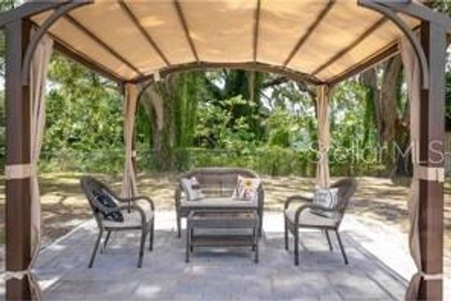 4318 BERKLEY DRIVE, Tampa, FL 33610