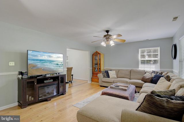4951 BONNIEWOOD DR, Shady Side, MD 20764