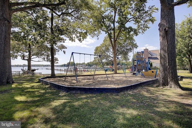 4951 BONNIEWOOD DR, Shady Side, MD 20764