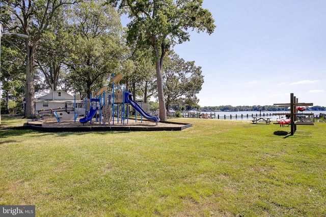 4951 BONNIEWOOD DR, Shady Side, MD 20764