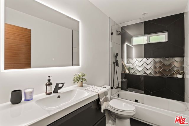 5831 Elba Place, Woodland Hills (los Angeles), CA 91367