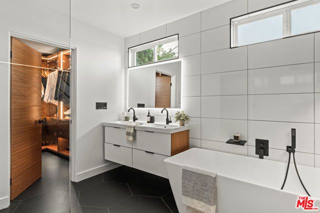 5831 Elba Place, Woodland Hills (los Angeles), CA 91367