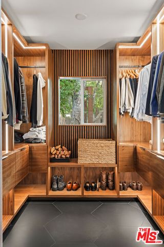 5831 Elba Place, Woodland Hills (los Angeles), CA 91367