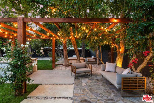 5831 Elba Place, Woodland Hills (los Angeles), CA 91367