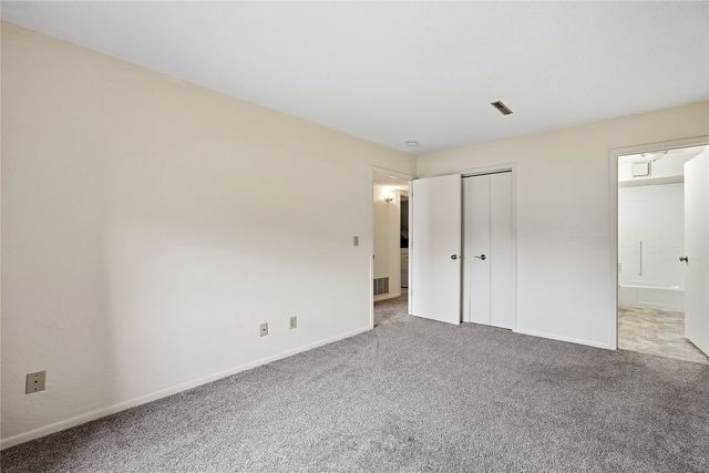 830 Kerry Lane SE 19, Cedar Rapids, IA 52403