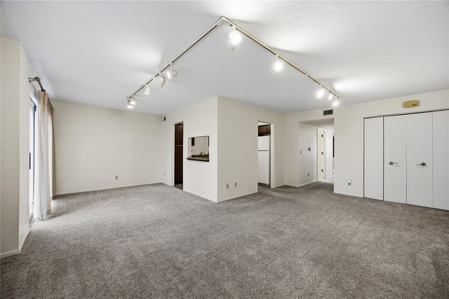 830 Kerry Lane SE 19, Cedar Rapids, IA 52403