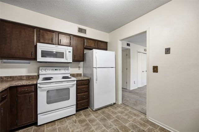 830 Kerry Lane SE 19, Cedar Rapids, IA 52403
