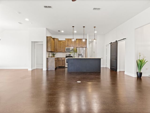 4904 Stratford Place Drive, Sanger, TX 76266