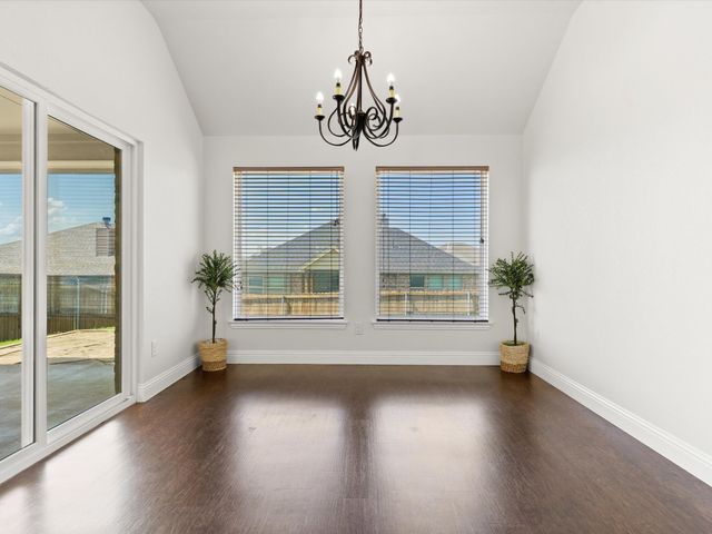 4904 Stratford Place Drive, Sanger, TX 76266