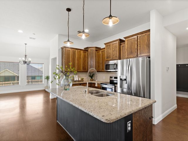 4904 Stratford Place Drive, Sanger, TX 76266
