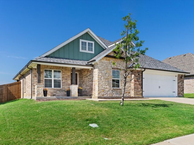 4904 Stratford Place Drive, Sanger, TX 76266
