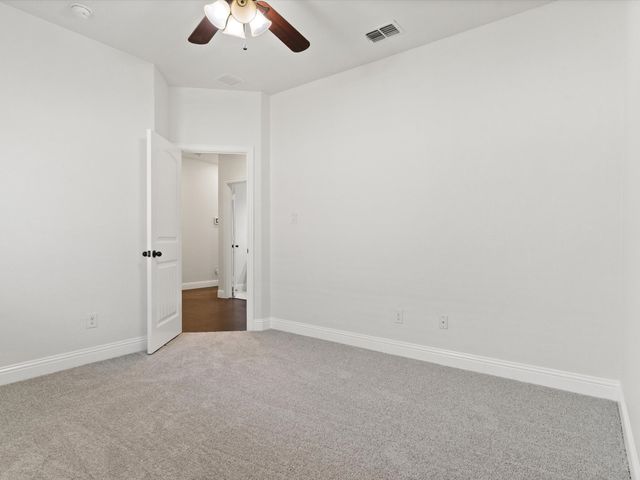 4904 Stratford Place Drive, Sanger, TX 76266