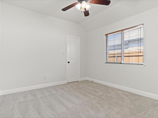 4904 Stratford Place Drive, Sanger, TX 76266