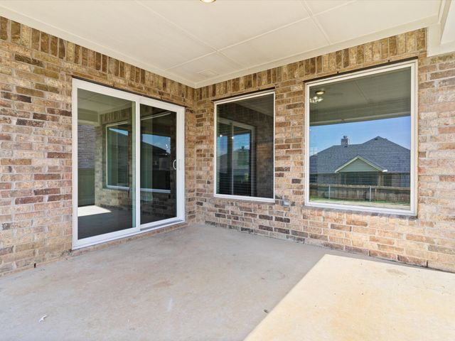 4904 Stratford Place Drive, Sanger, TX 76266