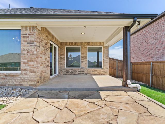 4904 Stratford Place Drive, Sanger, TX 76266