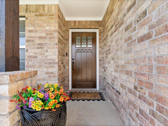 4904 Stratford Place Drive, Sanger, TX 76266
