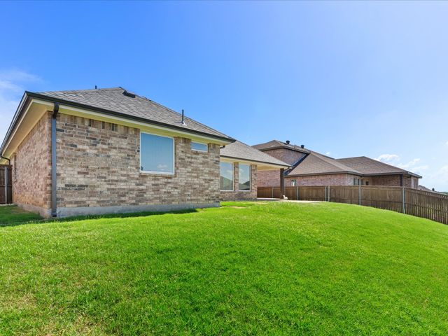 4904 Stratford Place Drive, Sanger, TX 76266
