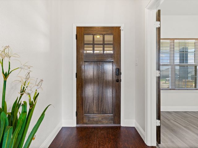 4904 Stratford Place Drive, Sanger, TX 76266