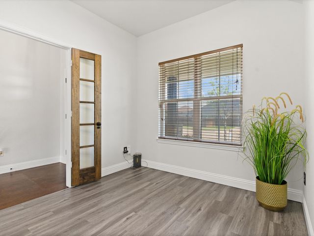 4904 Stratford Place Drive, Sanger, TX 76266