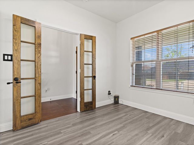 4904 Stratford Place Drive, Sanger, TX 76266
