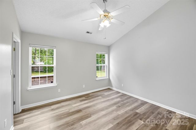1113 Summit Hills Drive, Charlotte, NC 28214