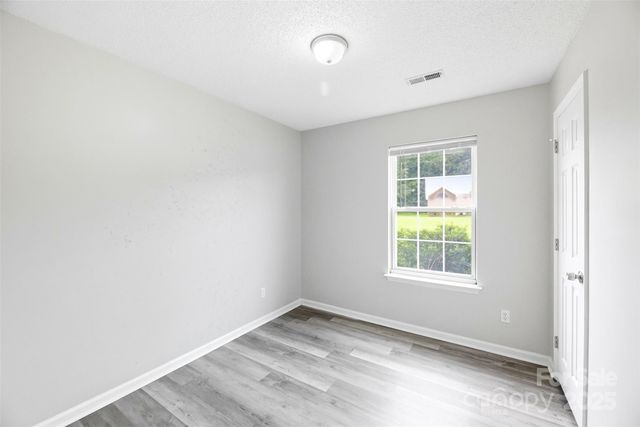 1113 Summit Hills Drive, Charlotte, NC 28214
