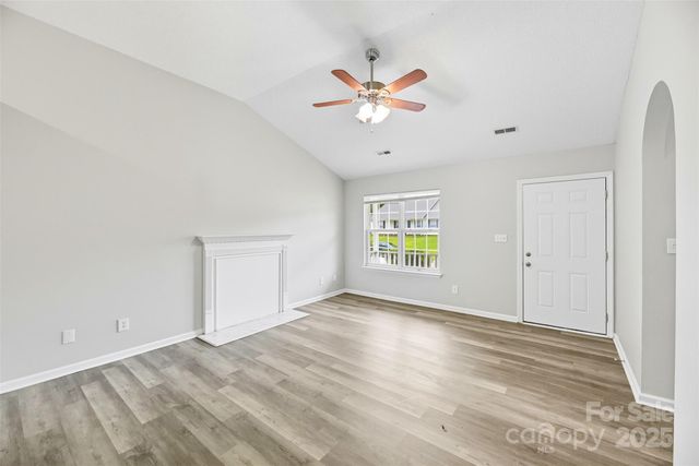 1113 Summit Hills Drive, Charlotte, NC 28214