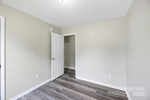 1113 Summit Hills Drive, Charlotte, NC 28214