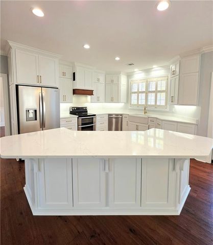 1384 S River Oaks Drive, Blackshear, GA 31516