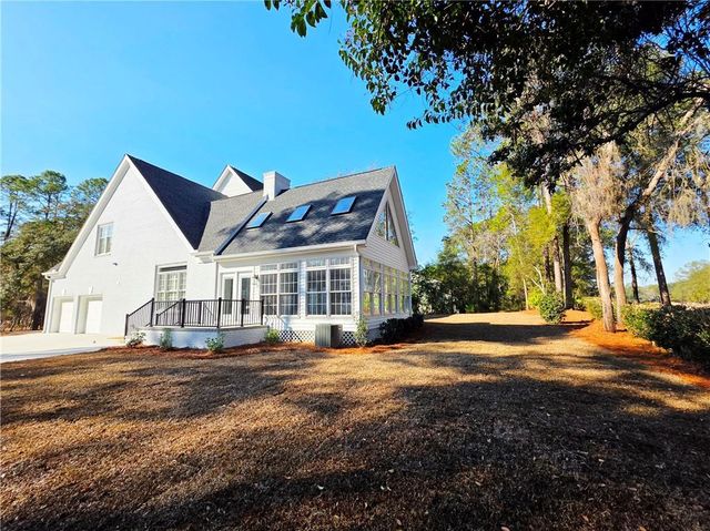 1384 S River Oaks Drive, Blackshear, GA 31516