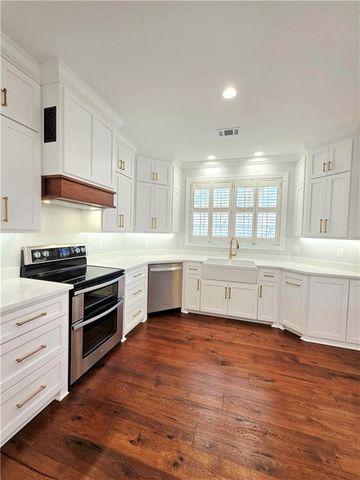 1384 S River Oaks Drive, Blackshear, GA 31516