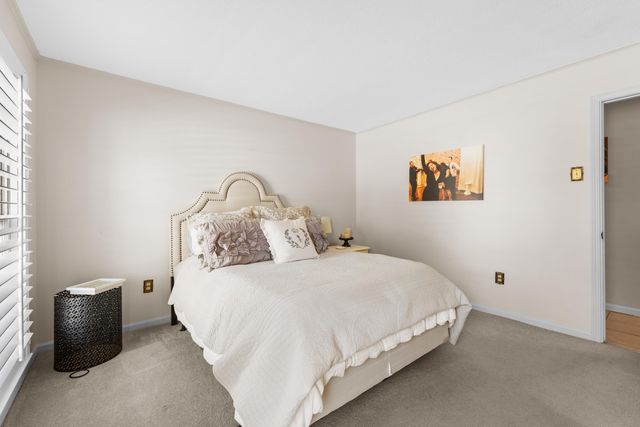 7271 MIMOSA DR, Germantown, TN 38138