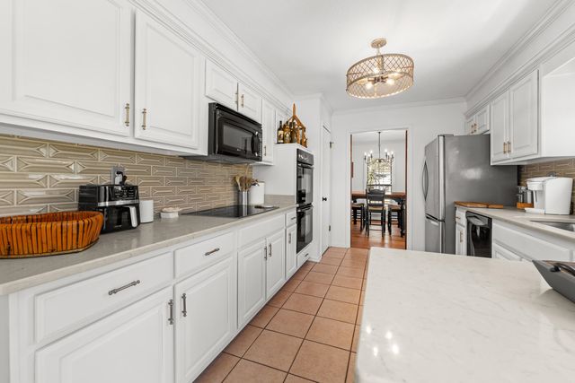 7271 MIMOSA DR, Germantown, TN 38138