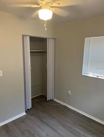 1601 E MARKS DRIVE, Tampa, FL 33604