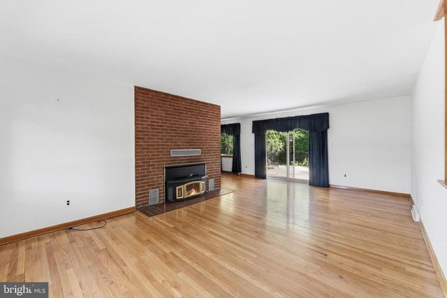 12590 SUB STATION RD, Waldorf, MD 20601