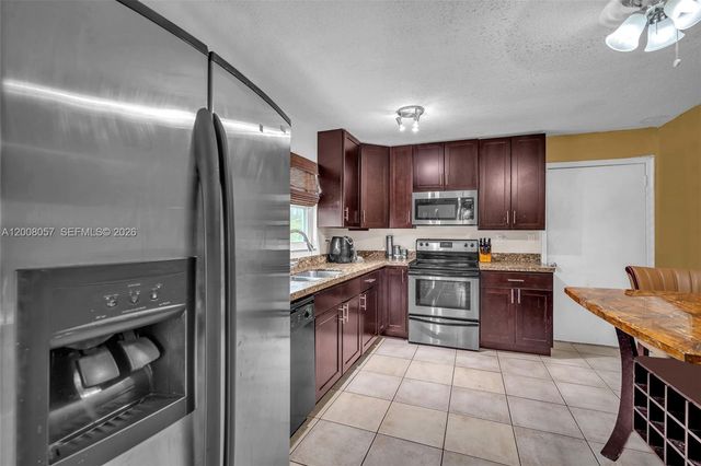 515 NE 11th St, Fort Lauderdale, FL 33304