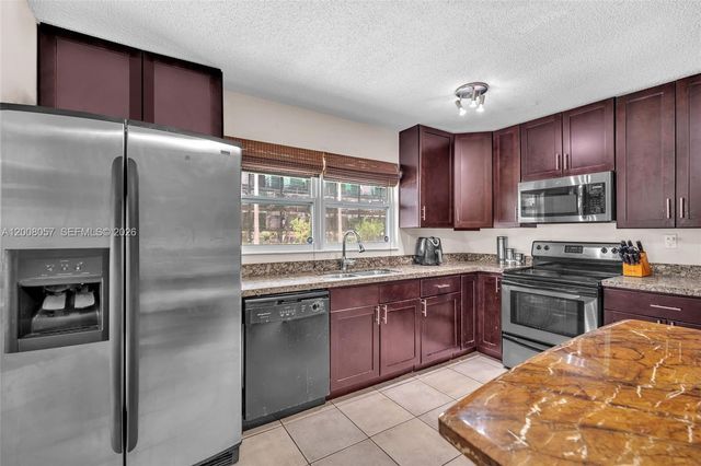 515 NE 11th St, Fort Lauderdale, FL 33304