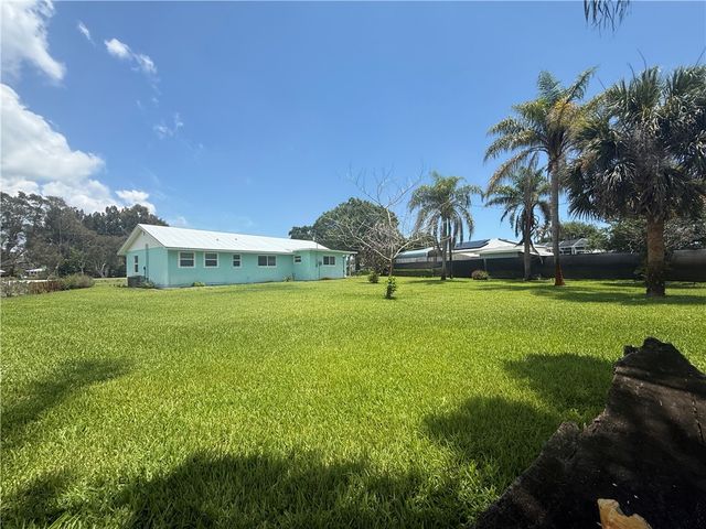 1625 1st Street, Vero Beach, FL 32962