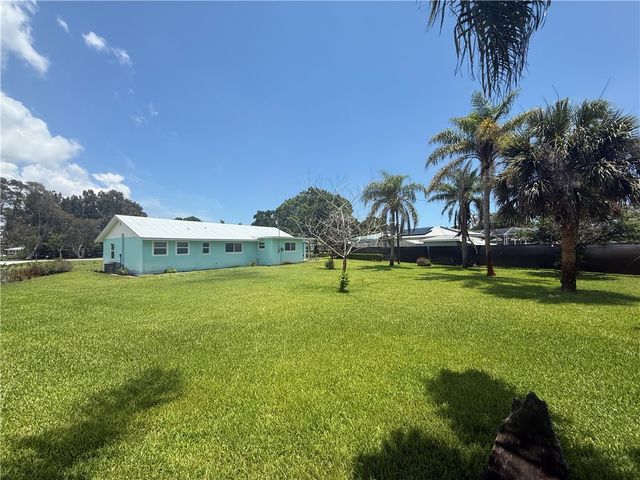 1625 1st Street, Vero Beach, FL 32962