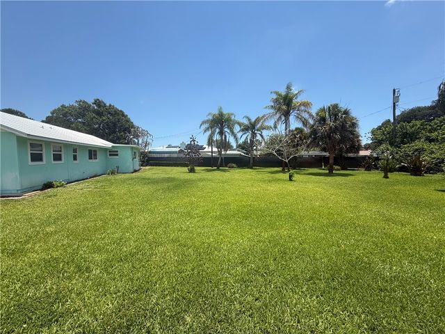 1625 1st Street, Vero Beach, FL 32962