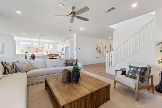 408 Vanderbilt Drive, Lemoore, CA 93245