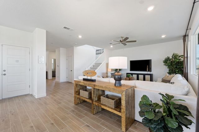 408 Vanderbilt Drive, Lemoore, CA 93245