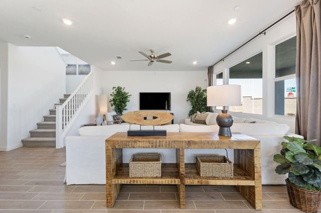 408 Vanderbilt Drive, Lemoore, CA 93245